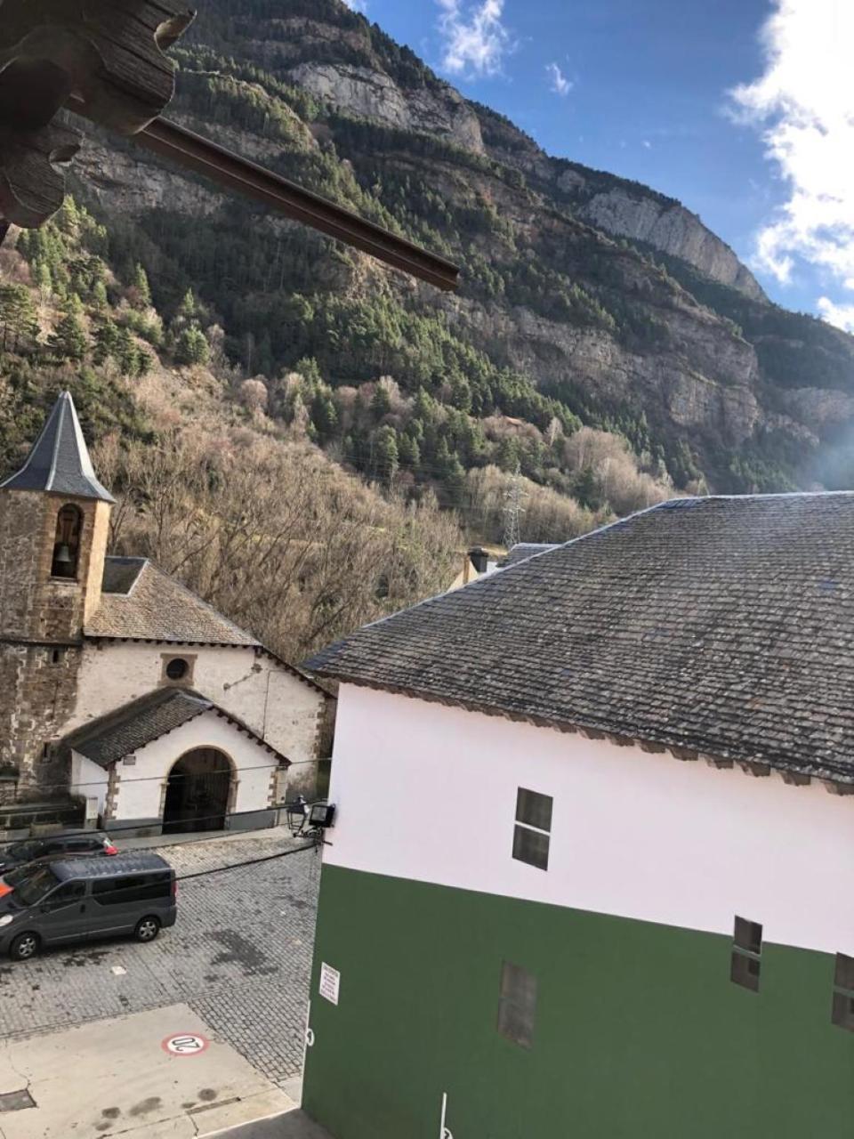 Precioso Atico Acogedor En Canfranc Exterior foto