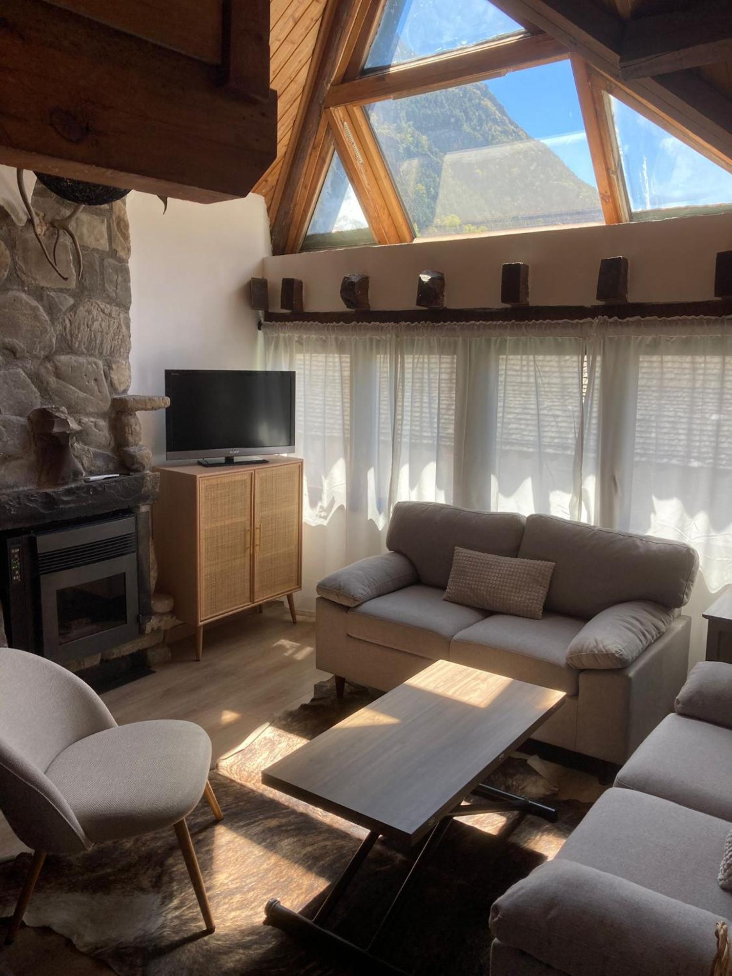Precioso Atico Acogedor En Canfranc Exterior foto